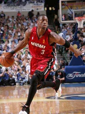 欧冠本周最佳阵容：马杜埃凯、孔德、格林伍德、卡尔在列（欧冠本周最佳阵容出炉：马杜埃凯、孔德、格林伍德与卡尔入选）