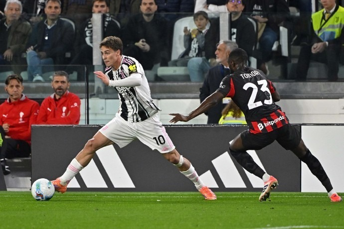 世体：巴萨已提交1B许可所需文件，预计对阿拉维斯时回诺坎普（世体：巴萨已递交1B许可文件，战阿拉维斯有望重返诺坎普）