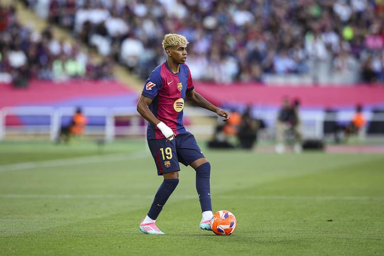 川超分区赛现场观赛人数超87万，实现经济效益超56亿元（川超分区赛吸引超87万现场观众，带动经济效益逾56亿元）