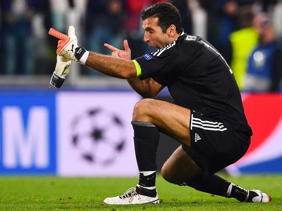 马克西空砍28+7+9，恩比德表现不佳，76人不敌湖人（马克西砍下28分7篮板9助攻仍难救主，恩比德低迷，76人不敌湖人）