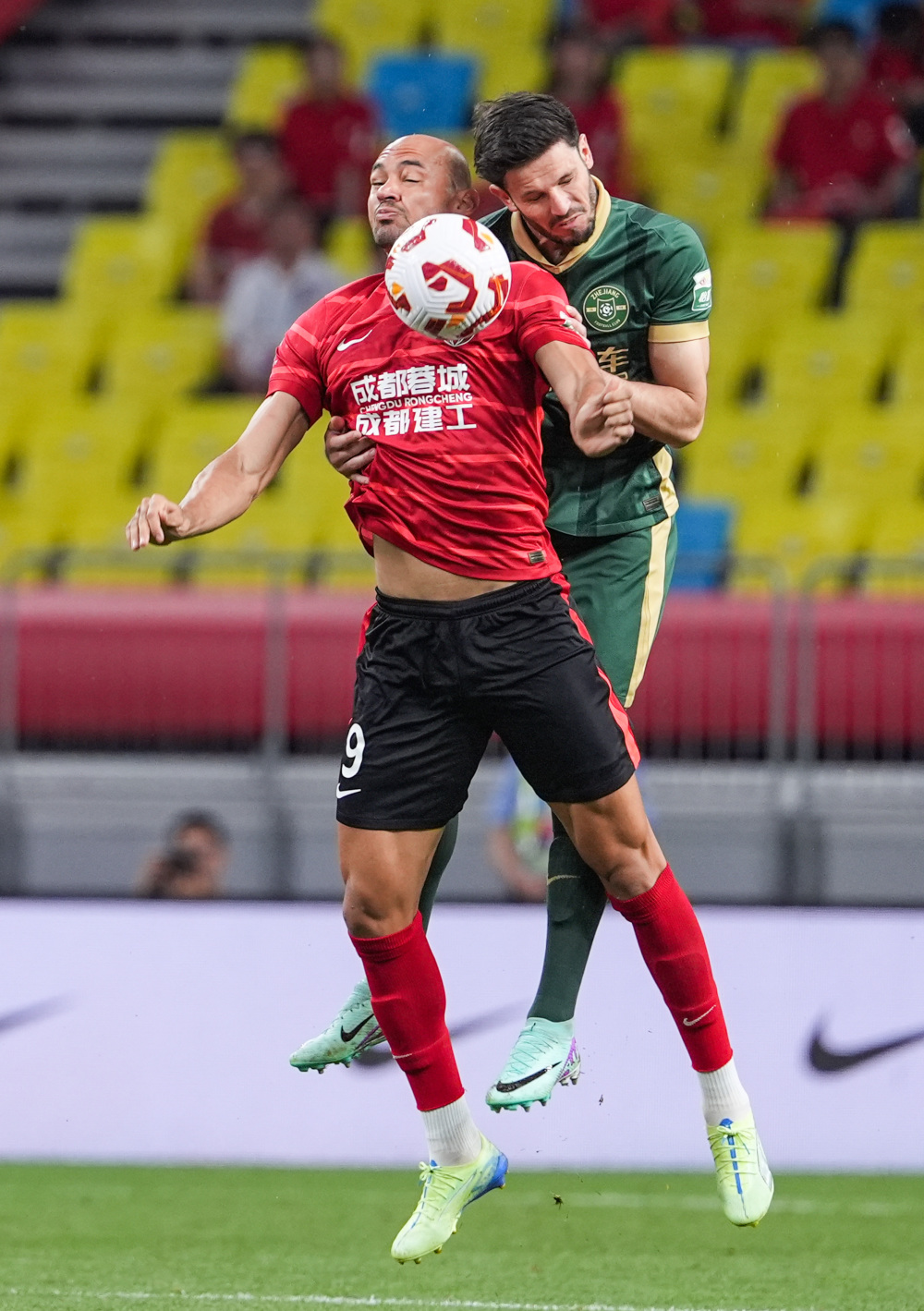 摩根：C罗专访分为三个部分，周四、周五将发布剩余两个部分（摩根：C罗专访共三部分，余下两期将于周四、周五发布）