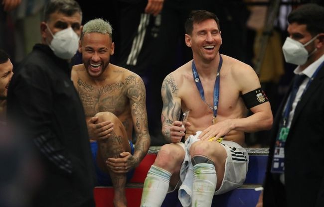 1-0,姆巴佩18岁弟弟神级停球后一剑封喉,率队4连胜,逼近法甲榜首（1-0，姆巴佩18岁弟弟神级停球后斩获制胜球，带队豪取四连胜，直逼法甲榜首）