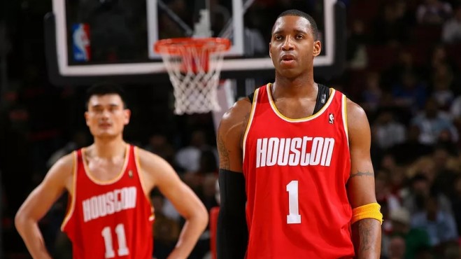 康宁汉姆携杜伦轮番冲击灰熊内线，率活塞开局轰10-4（康宁汉姆、杜伦交替杀伤灰熊内线，活塞开场打出10-4）