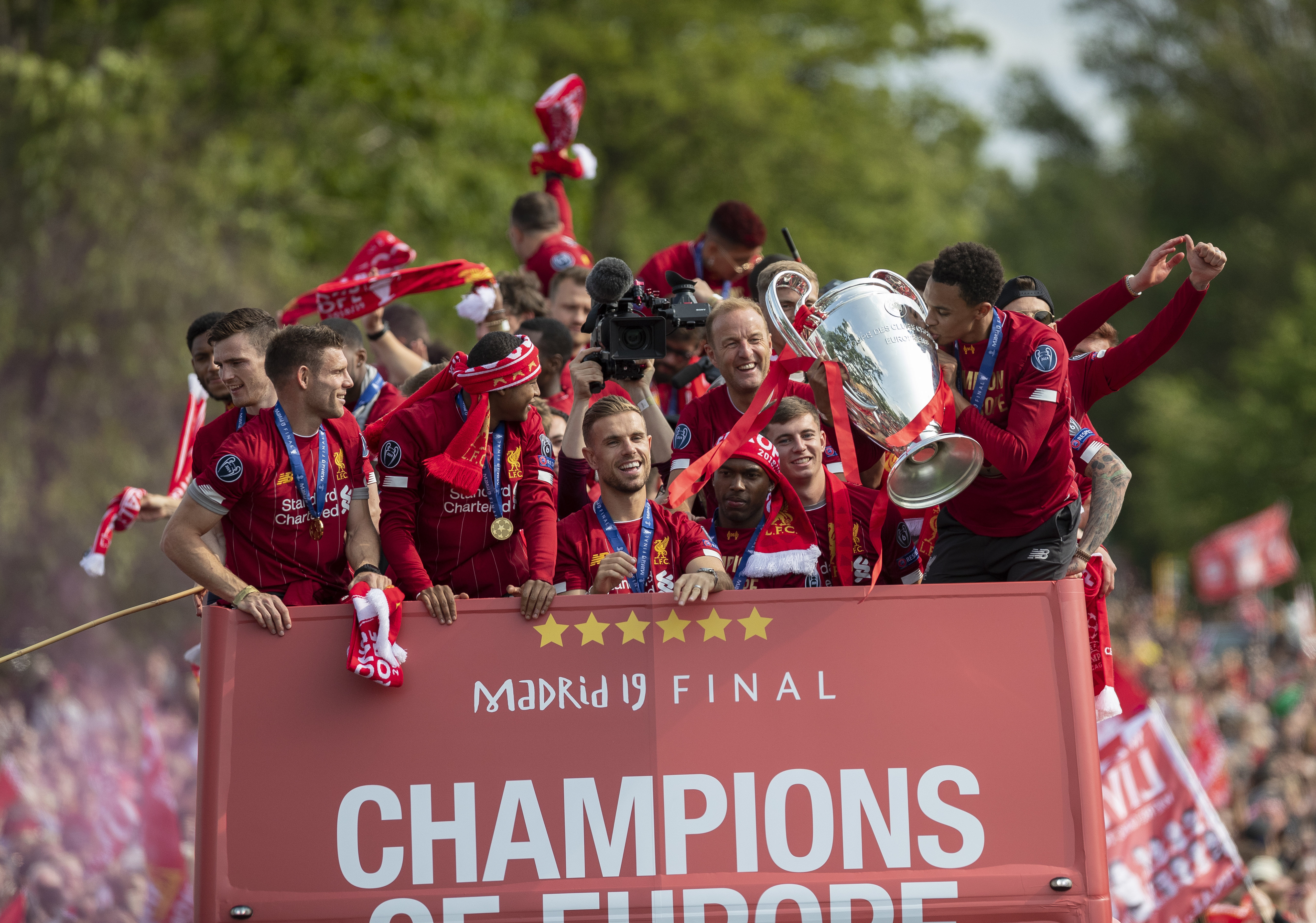 愿无大碍，圣保罗官方：奥斯卡出现心脏异常，送医后情况稳定（圣保罗官方通报：奥斯卡心脏异常入院，目前情况稳定）