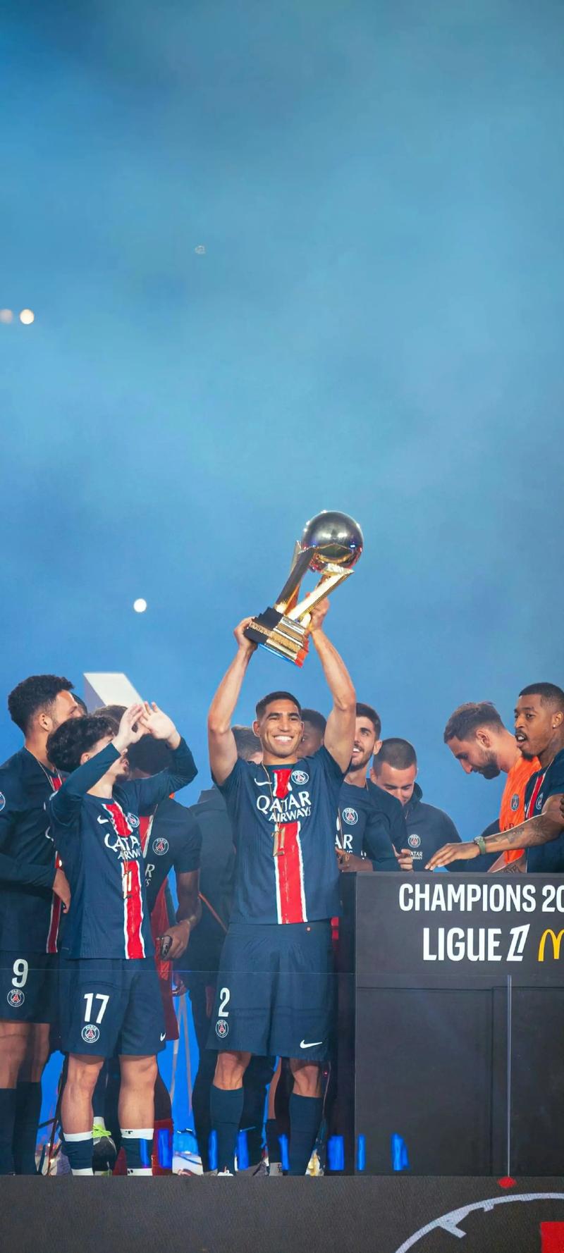 红牌出现 使比赛形势大逆转（红牌一出，战局瞬间翻转）