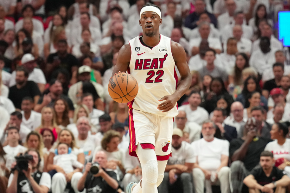 马卡：阿劳霍目前最有可能是在圣诞假期后回归巴萨（马卡：阿劳霍预计将于圣诞假期后重返巴萨）