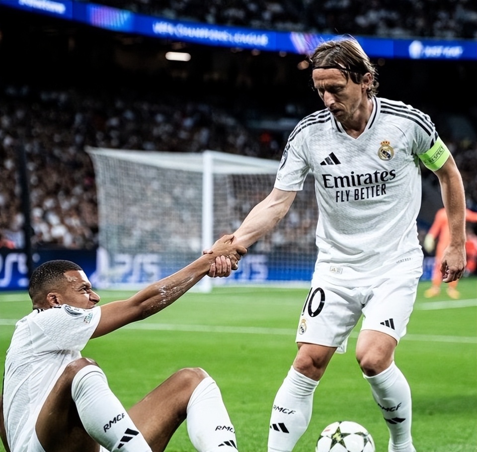 小组赛遭遇硬仗？五星巴西或被摩洛哥与苏格兰爆冷，网友担忧其出线前景（小组赛风险陡增？五星巴西恐遭摩洛哥、苏格兰爆冷，出线前景引发担忧）