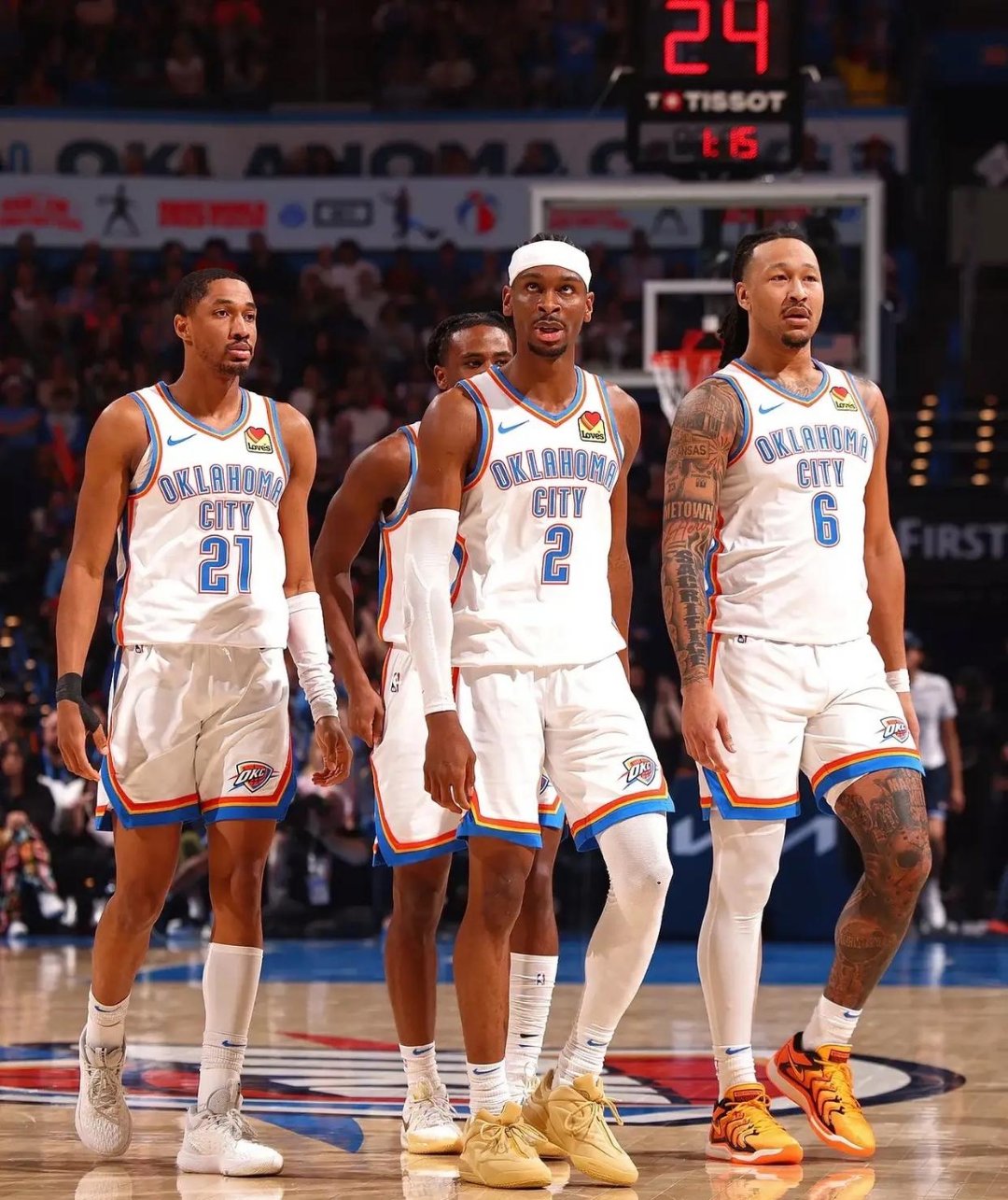 足坛一夜动态：曼城豪取19连胜，巴萨逆转马竞，纽卡热刺互相伤害（今晨足坛速递：曼城19连胜再刷纪录，巴萨逆转马竞，纽卡与热刺两败俱伤）