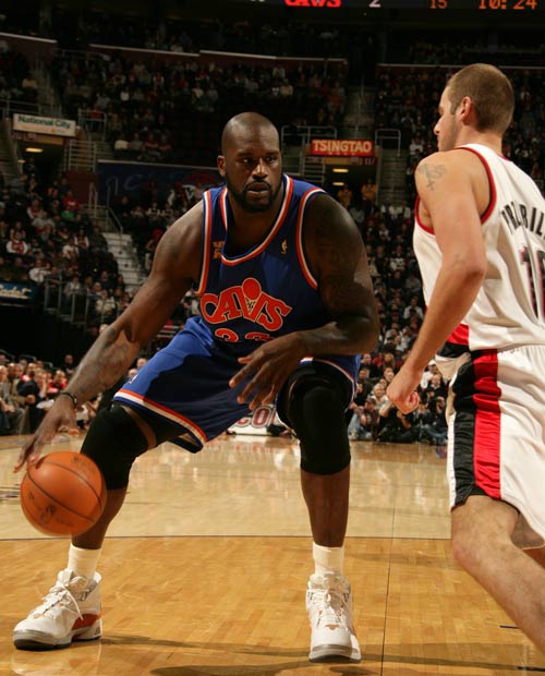 库蒂尼奥为小儿子庆祝生日，一家人身穿他效力过球队的球衣（库蒂尼奥为幼子庆生，全家齐穿其昔日球队球衣）