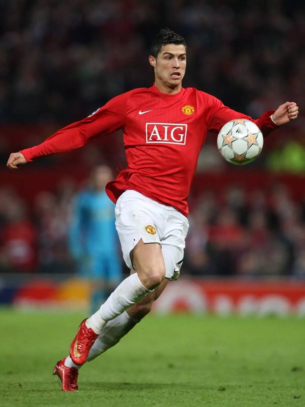 姆希塔良：比赛应该是平局，但主裁决定判罚一粒不存在的点球（姆希塔良不满：原本应平局，主裁却判了不存在的点球）