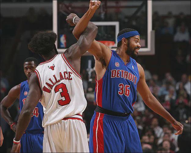 皇马回应配图失误：向埃尔切和A席道歉，对这一切深表遗憾（皇马就配图失误发声：向埃尔切和A席致歉，深表遗憾）