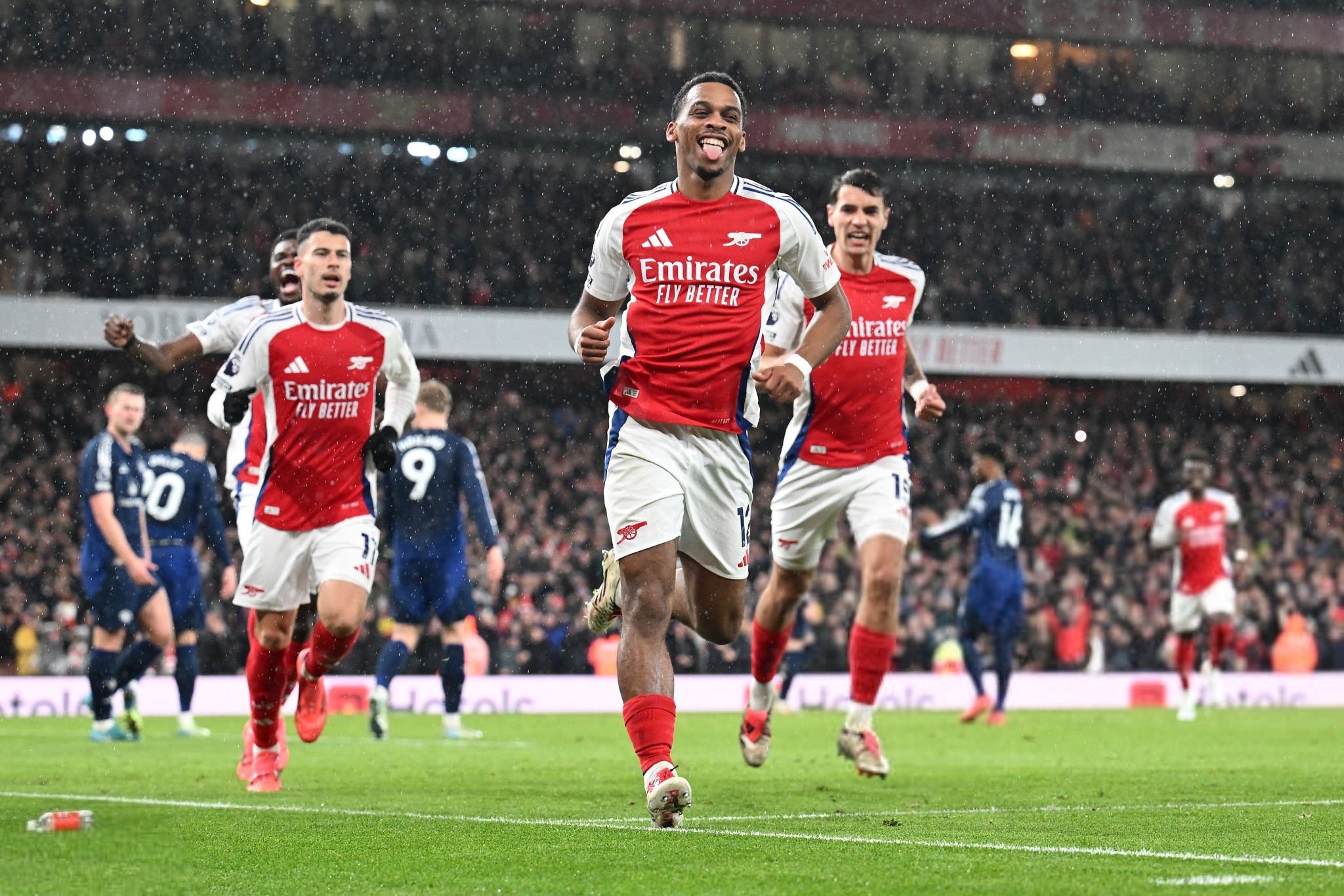 小蜘蛛：罗梅罗最好的中卫之一；西蒙尼和瓜帅都有赢家的心态（小蜘蛛：罗梅罗是顶尖中卫之一，西蒙尼与瓜帅同样拥有赢家心态）