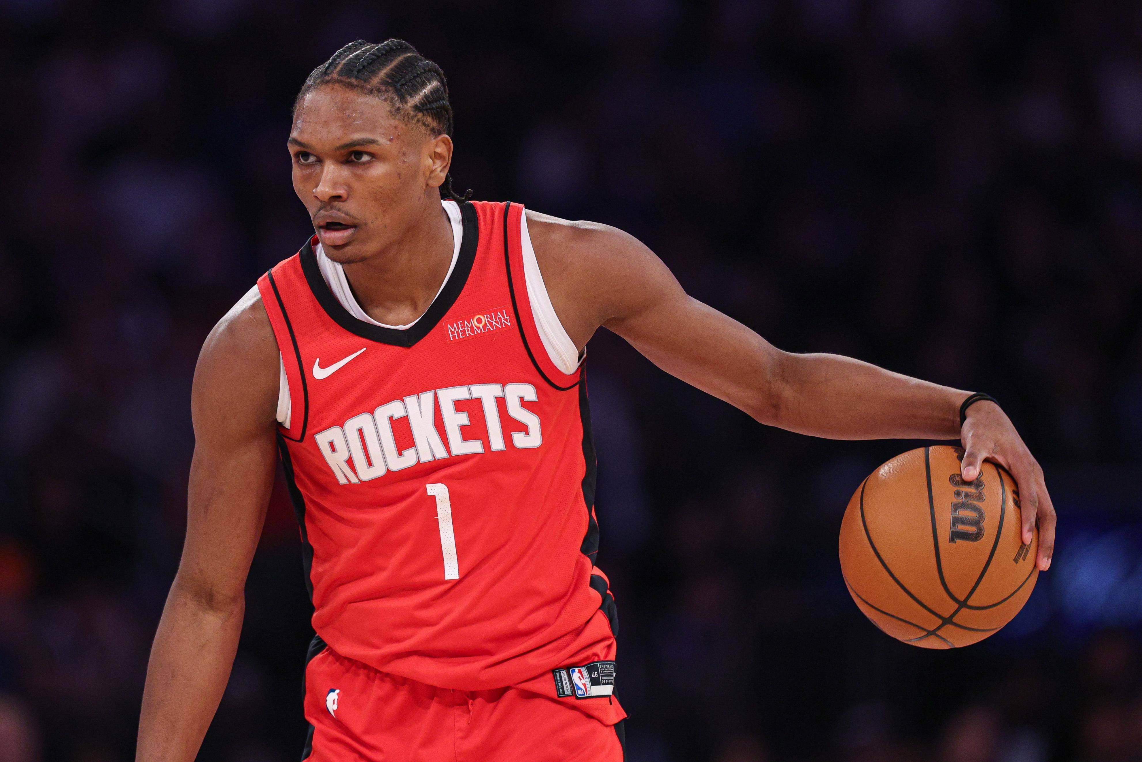 足球报：浙江队花4亿是谣言；韦世豪、李磊先后来做康复（《足球报》：浙江队花4亿元系谣言，韦世豪与李磊先后进行康复）